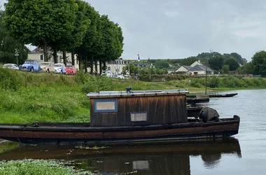 BARGE ON THE LOIRE