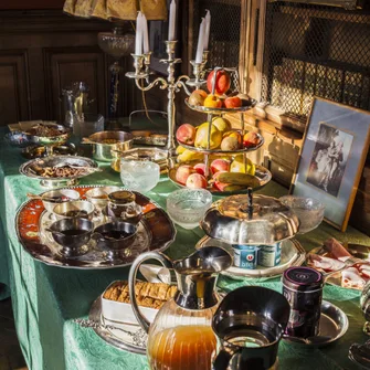 CHAMBRE AU CHÂTEAU DE LA FLOCELLIÈRE – SUITE SURGÈRES-HILLERIN