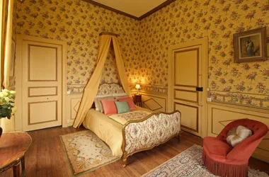 ChateauHallay_chambre_floreale_1-scaled