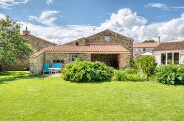 CHAMBRE D’HÔTES LES HAUTES PAPINIÈRES LE REZ DE JARDIN