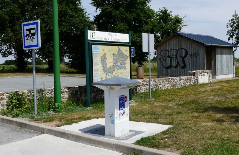 Motorhome-area-saint-philbert-de-bouaine-85-accam-1