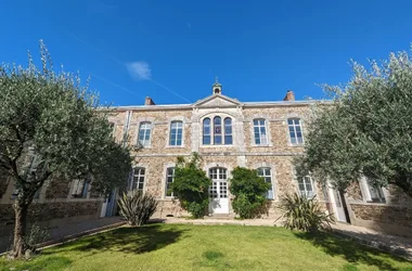 CHAMBRES D’HOTES LA MAISON D’OLIVIER – CHAMBRE LE LABO DES SCIENCES