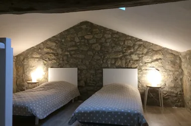 bed and breakfast near puy du fou room 3 view single beds
