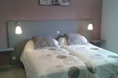 Bedroom 2 (2 single beds)_90