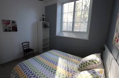 bedroom 1 (160x200 bed)