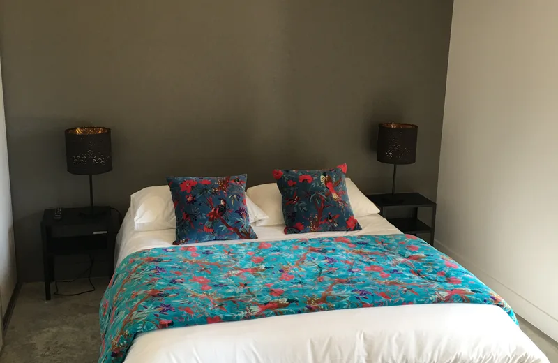 foto-dormitorio-salón-airbnb-2
