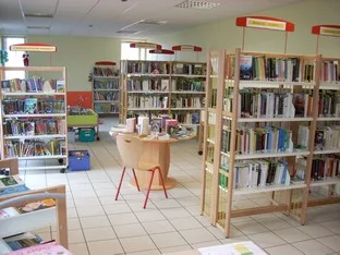 Biblioteca_Saint Mesmin